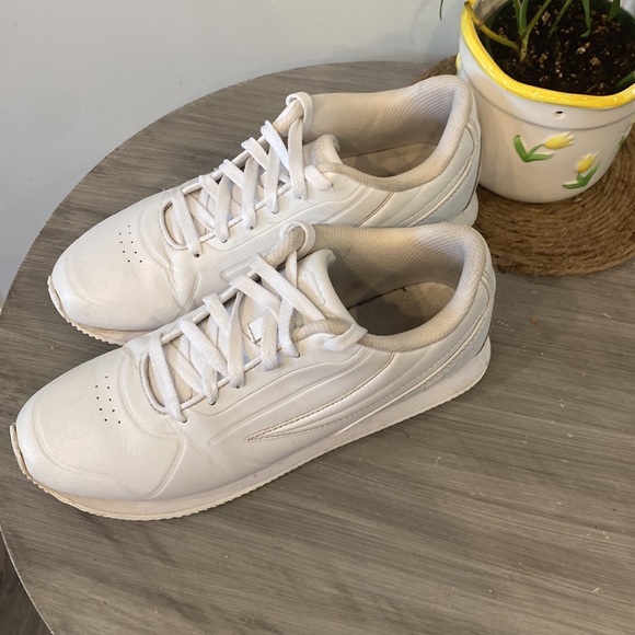 LADIES FILA WHITE RUNNERS - Picture 4 of 9